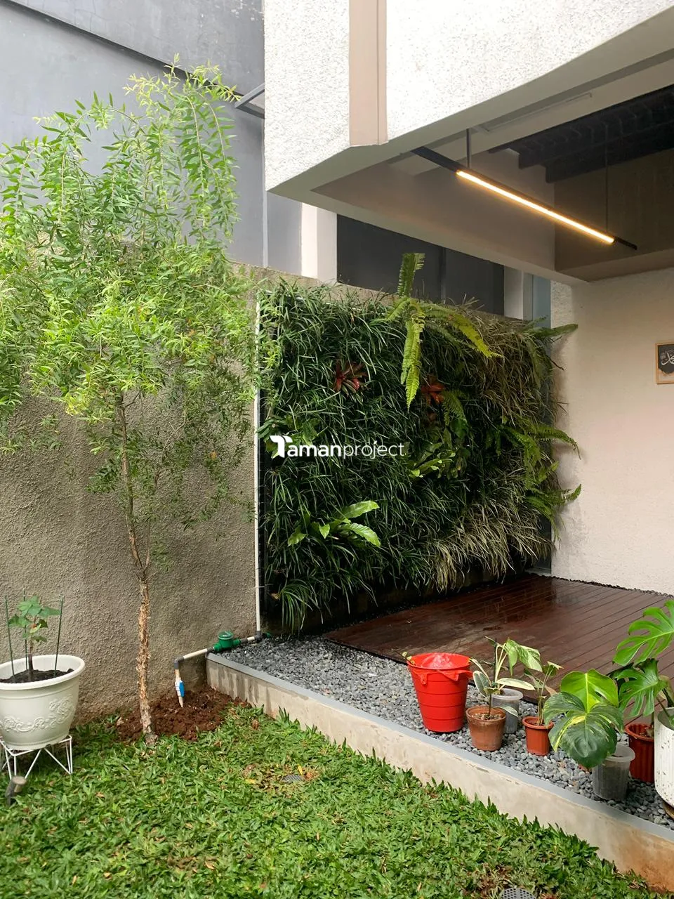 taman vertikal